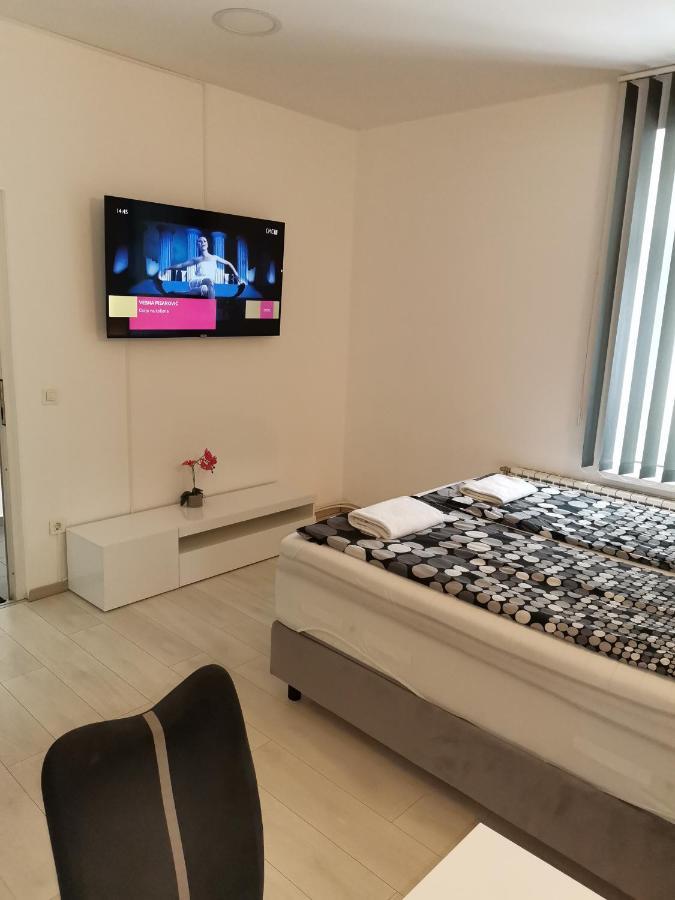 Apartments Petrova170 Загреб Екстериор снимка