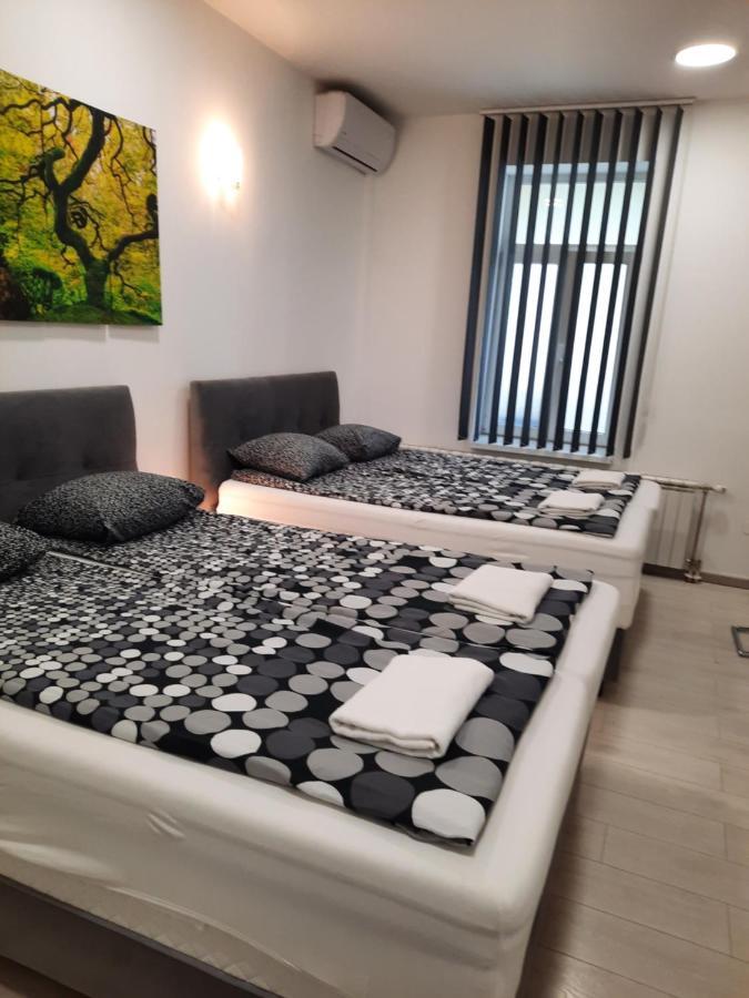 Apartments Petrova170 Загреб Екстериор снимка