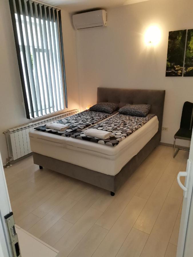 Apartments Petrova170 Загреб Екстериор снимка