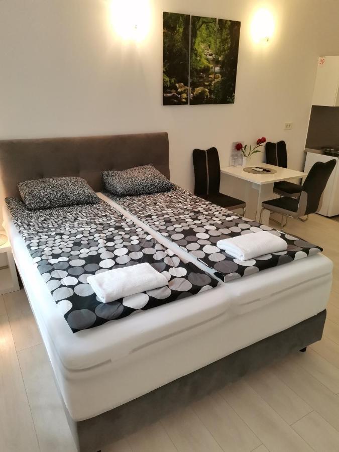 Apartments Petrova170 Загреб Екстериор снимка